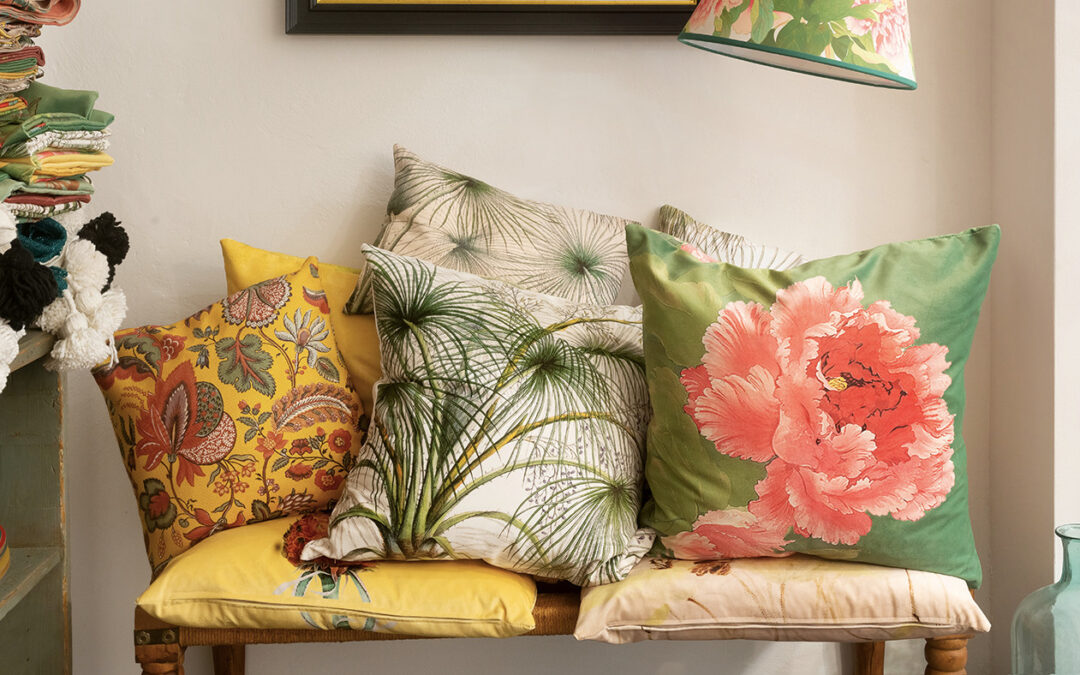 Color, fantasy and discovery with Corallina furnishing cushions!